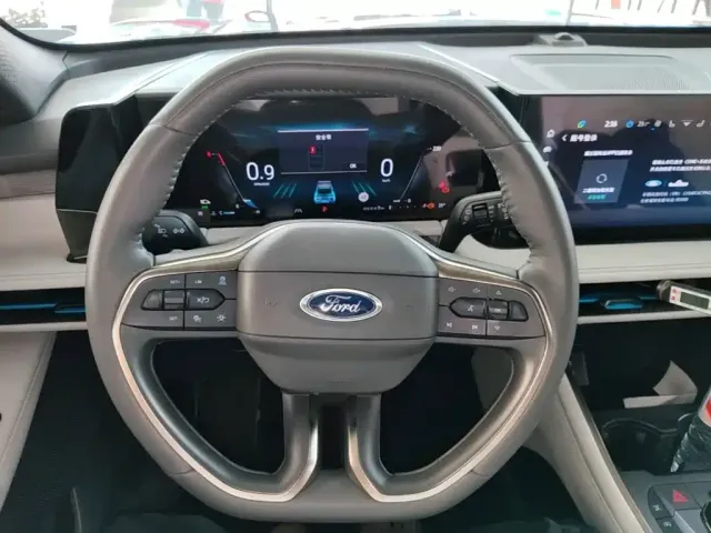 Ford Edge — Фото автомобиля 10
