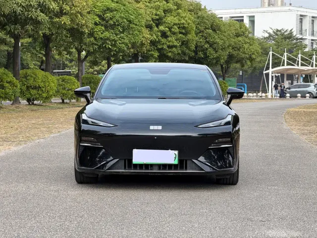Geely Galaxy E8 — Фото автомобиля 2