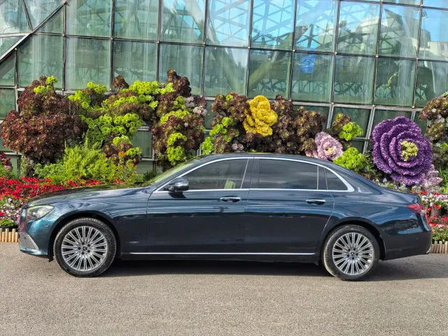 Mercedes-Benz E-Class — Фото автомобиля 6