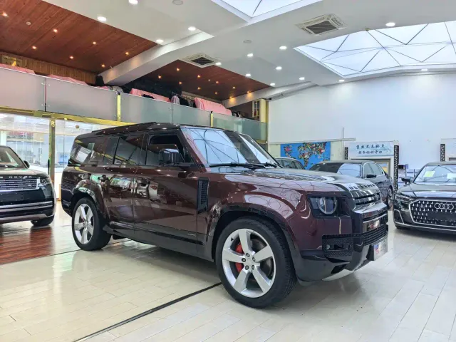 Land Rover Defender — Фото автомобиля 3