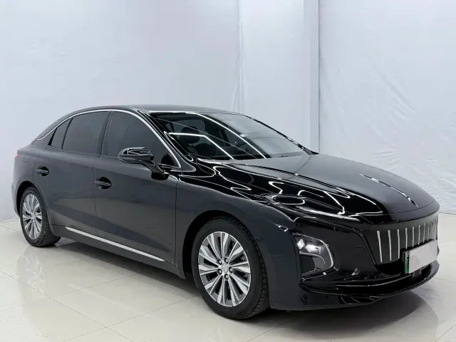 Hongqi E-QM5 — Фото автомобиля 4