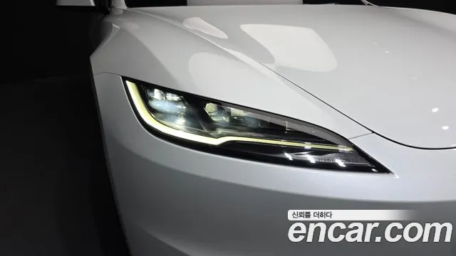 Tesla Model 3 — Фото автомобиля 7