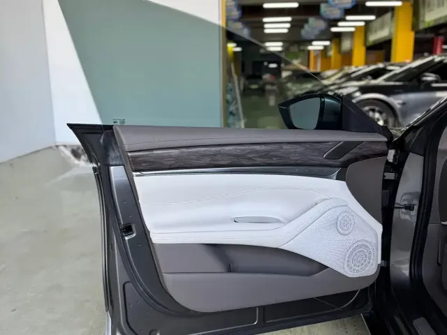 IM Motors L7 — Фото автомобиля 22