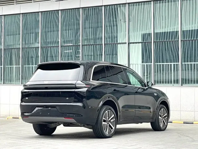 Li Auto L8 — Фото автомобиля 8
