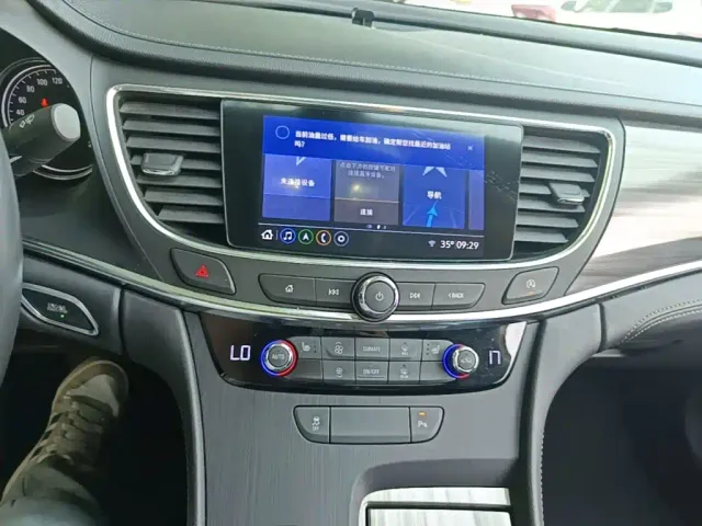 Buick LaCrosse — Фото автомобиля 12