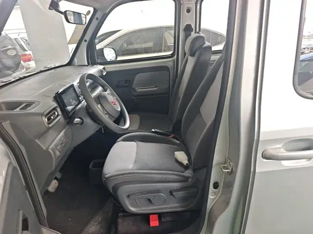 Wuling Zhiguang NEV — Фото автомобиля 14