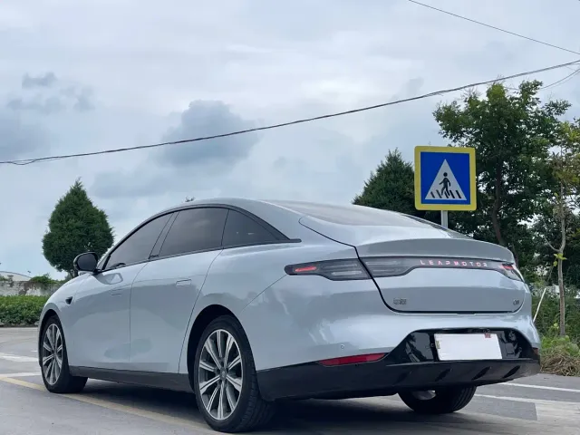 Leapmotor C01 — Фото автомобиля 5
