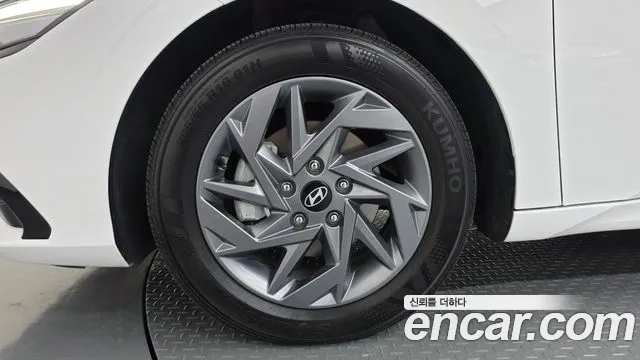 Hyundai Avante CN7 — Фото автомобиля 5