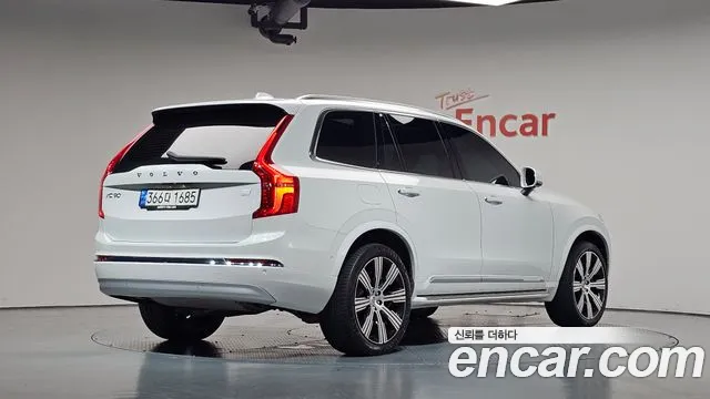 Volvo XC90 — Фото автомобиля 2