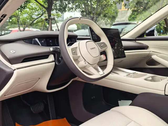Xiaomi SU7 — Фото автомобиля 12