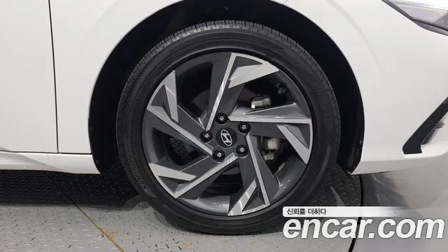 Hyundai Avante CN7 — Фото автомобиля 6