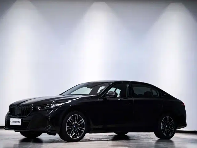 Фотография автомобиля — BMW 5 Series