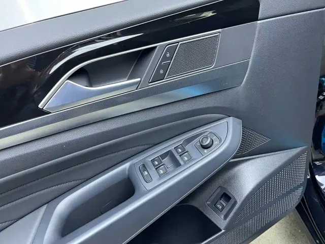 Volkswagen Passat — Фото автомобиля 12