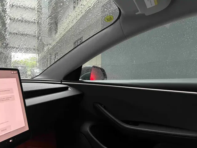 Tesla Model 3 — Фото автомобиля 14