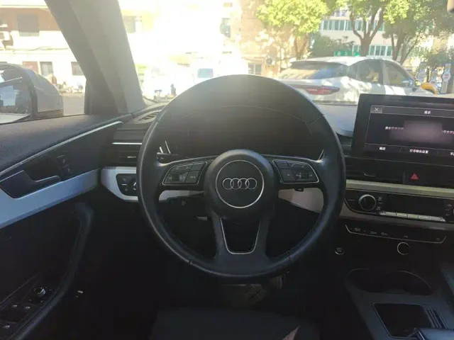 Audi A4L — Фото автомобиля 2