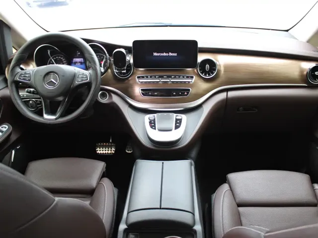 Mercedes-Benz V-Class — Фото автомобиля 13