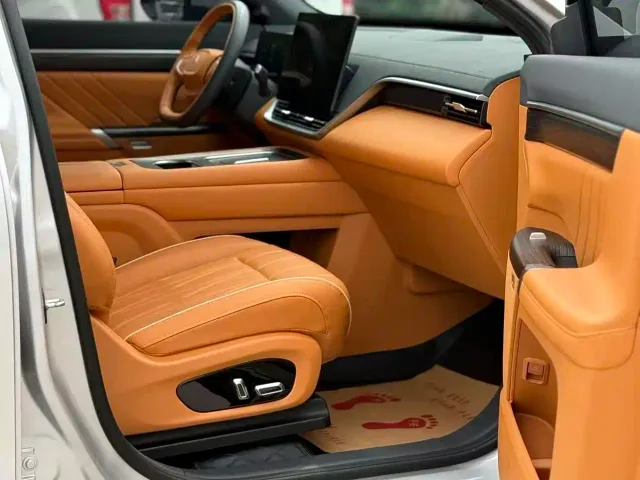 Dongfeng eπ 008 — Фото автомобиля 12