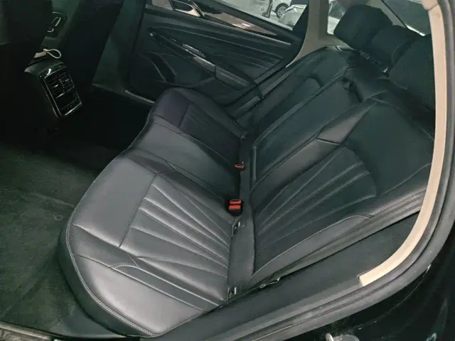 Volkswagen Passat — Фото автомобиля 16