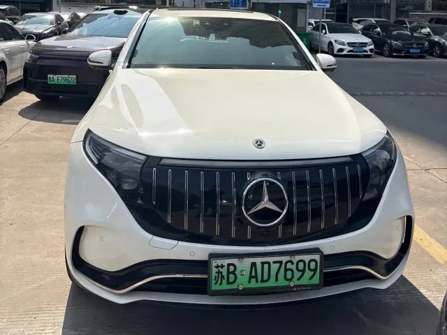 Mercedes-Benz EQC — Фото автомобиля 2