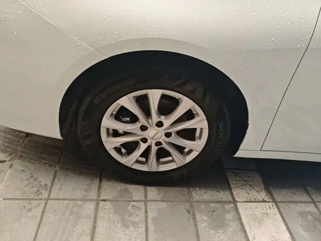 Roewe i5 — Фото автомобиля 22