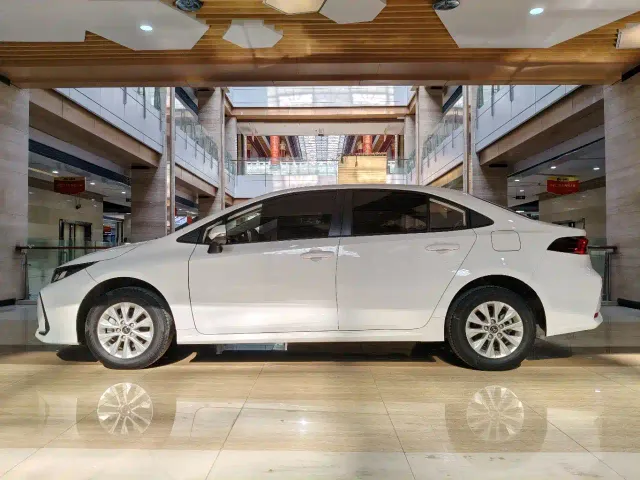 Toyota Corolla — Фото автомобиля 3
