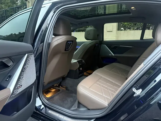 BMW 5 Series — Фото автомобиля 5