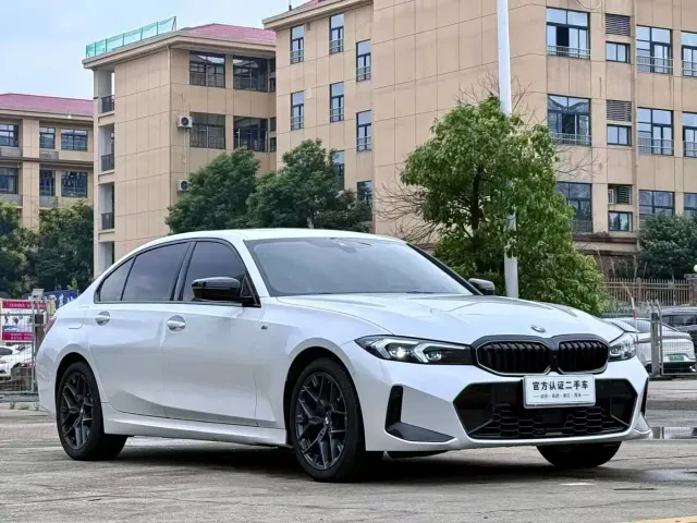 BMW 3 Series — Фото автомобиля 3