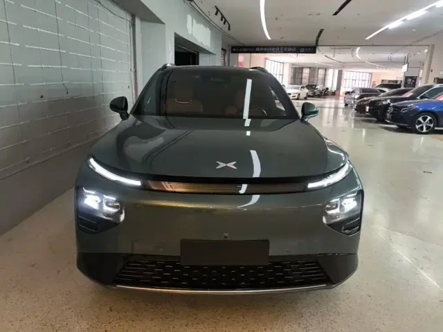 Xpeng G9 — Фото автомобиля 2