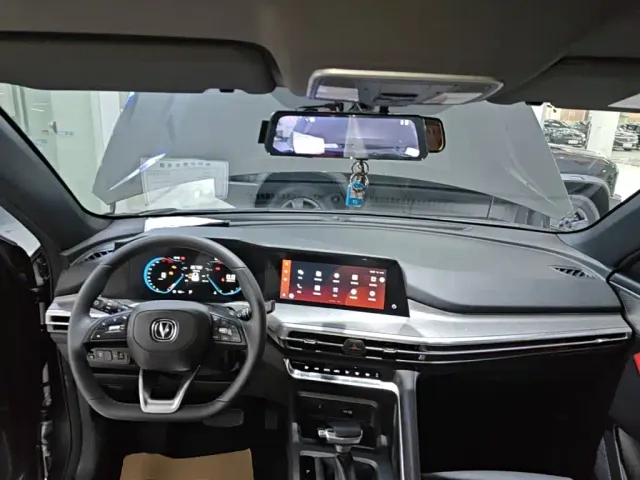 Changan CS35 Plus — Фото автомобиля 9