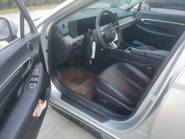 Hyundai Sonata — Фото автомобиля 11