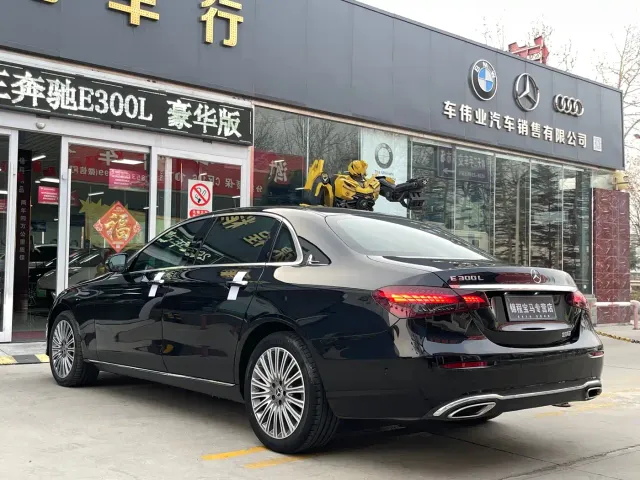 Mercedes-Benz E-Class — Фото автомобиля 6