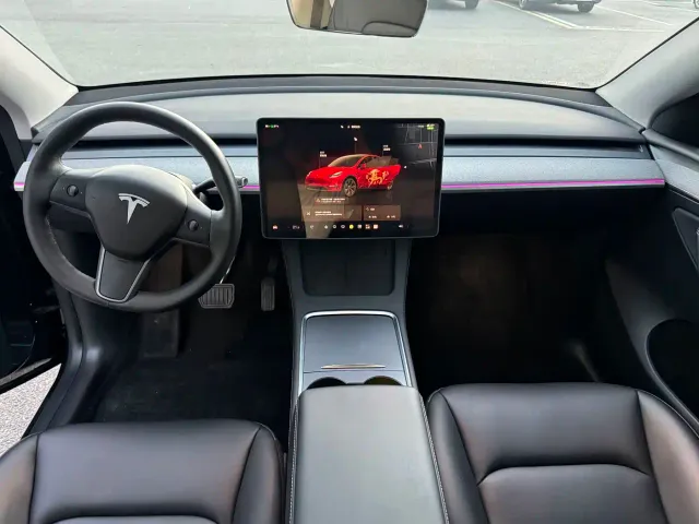 Tesla Model Y — Фото автомобиля 4
