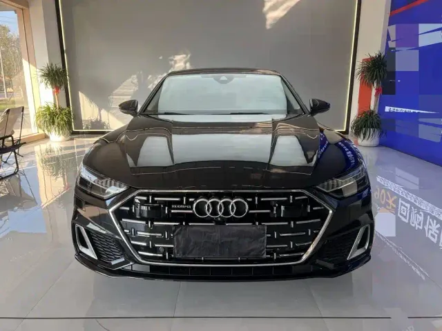 Audi A7L — Фото автомобиля 9