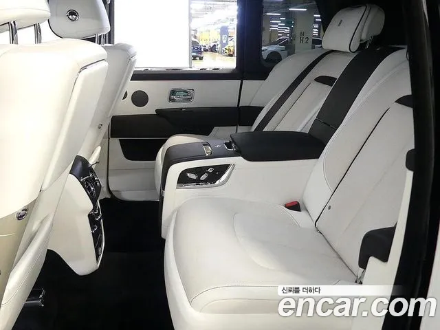 Rolls-Royce Cullinan — Фото автомобиля 4