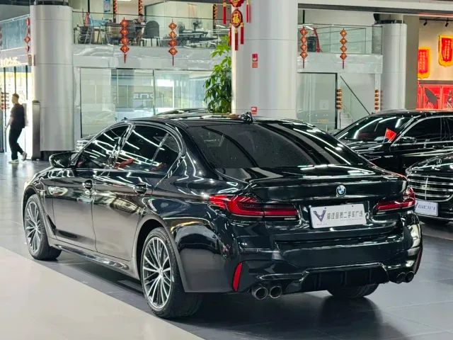 BMW 5 Series — Фото автомобиля 7