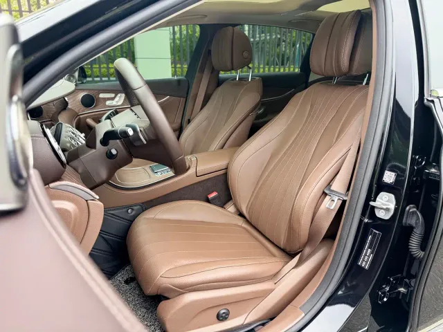 Mercedes-Benz E-Class — Фото автомобиля 9