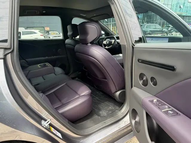 Avatr Avita 07 L — Фото автомобиля 6