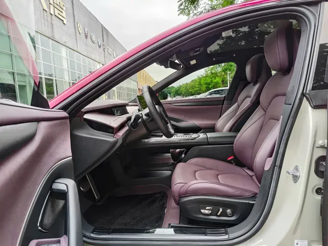Xiaomi SU7 — Фото автомобиля 7