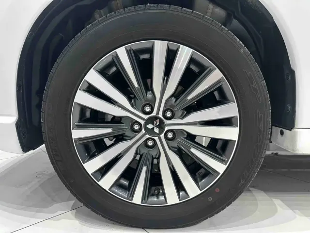 Mitsubishi Outlander — Фото автомобиля 20