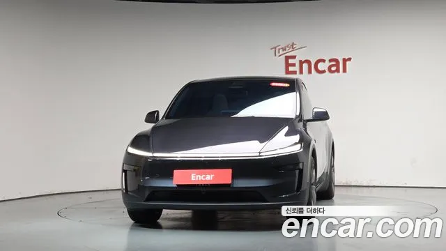 Tesla Model Y — Фото автомобиля 3