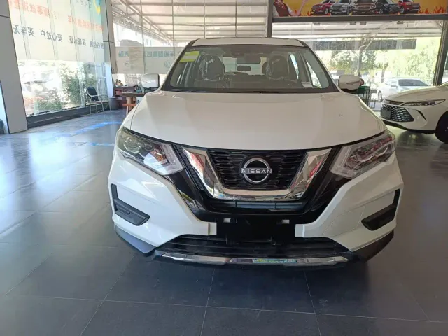 Nissan X-Trail — Фото автомобиля 2
