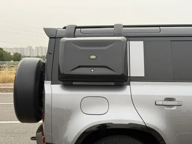 Land Rover Defender — Фото автомобиля 24