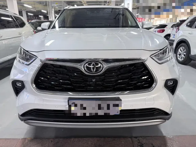 Toyota Highlander — Фото автомобиля 2