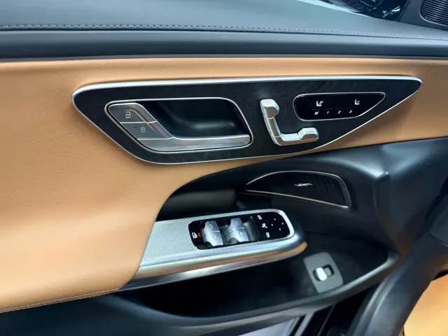 Mercedes-Benz E-Class — Фото автомобиля 8