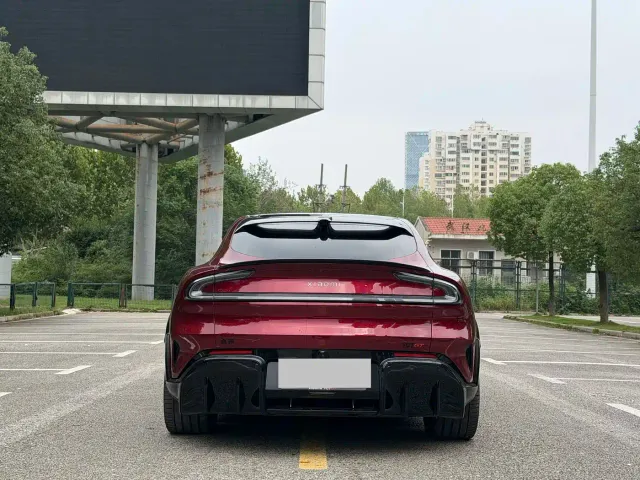 Xiaomi YU7 — Фото автомобиля 4