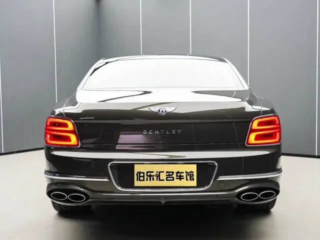 Bentley Flying Spur — Фото автомобиля 6