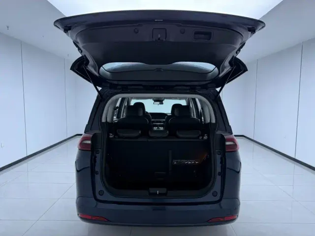 GAC Trumpchi M6 — Фото автомобиля 24