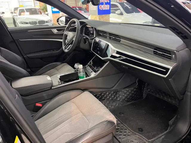 Audi A6L — Фото автомобиля 8