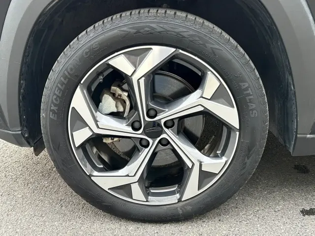 Geely Boyue L 2023 1.5TD DCT Glory Edition — Фото автомобиля 26