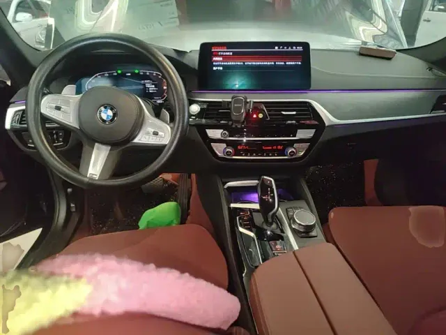 BMW 5 Series — Фото автомобиля 9